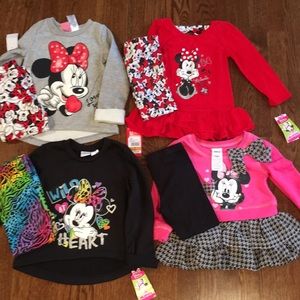 4 Minnie Mouse sets!!